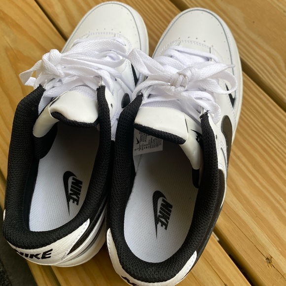 Nike Gama Forces Mens 7.5 Women’s size 9. Almost new but worn once. - Picture 2 of 6